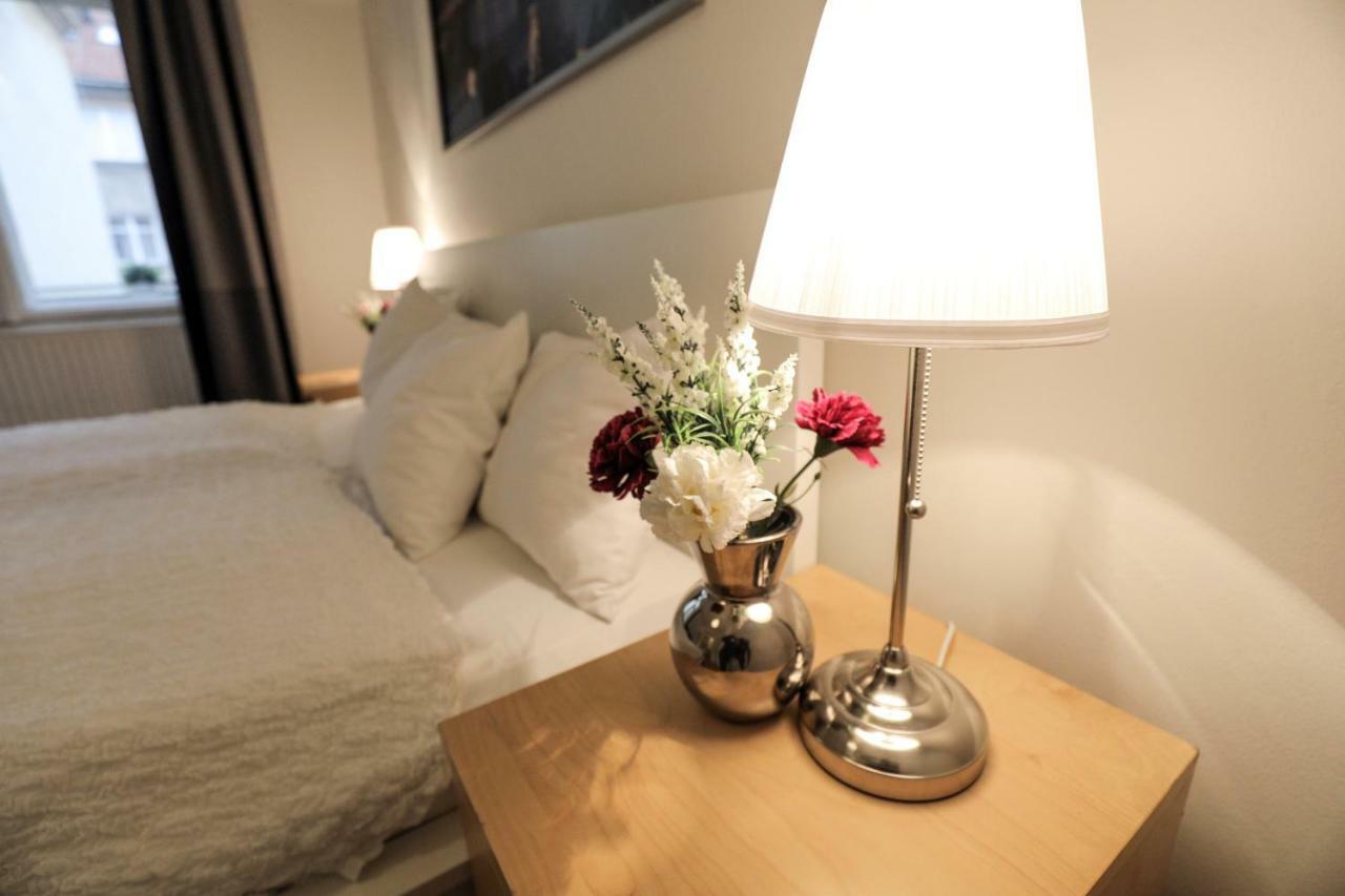 Apartments In Mala Strana - 10 Minutes From Charles Bridge 프라하 외부 사진