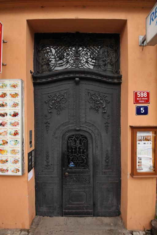 Apartments In Mala Strana - 10 Minutes From Charles Bridge 프라하 외부 사진